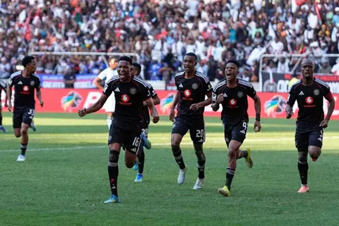  بفارق نقطة عن صنداونز.. أورلاندو بطلًا لدوري جنوب أفريقيا بعد غياب 14 عاما